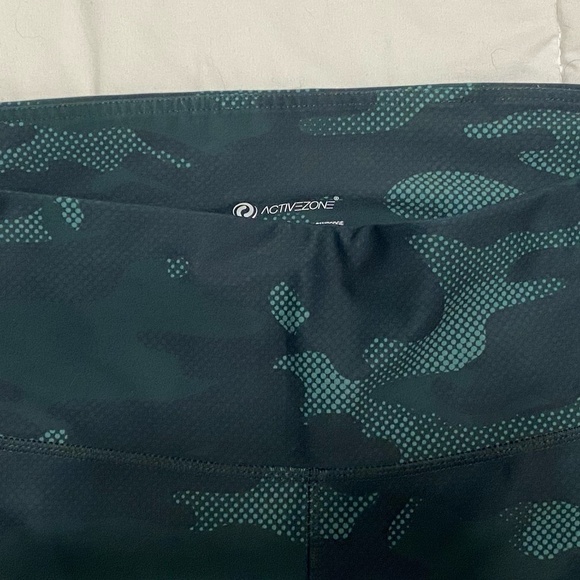 Activezone Camo Leggings Plus size 2x - Picture 2 of 4